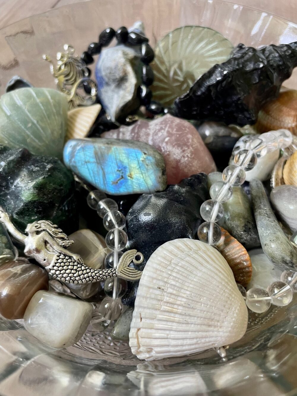 Siren Sea Witch Mermaid Crystal Confetti Mystery Lucky Scoop Shell Carvings Bracelet Keychains Tumbles