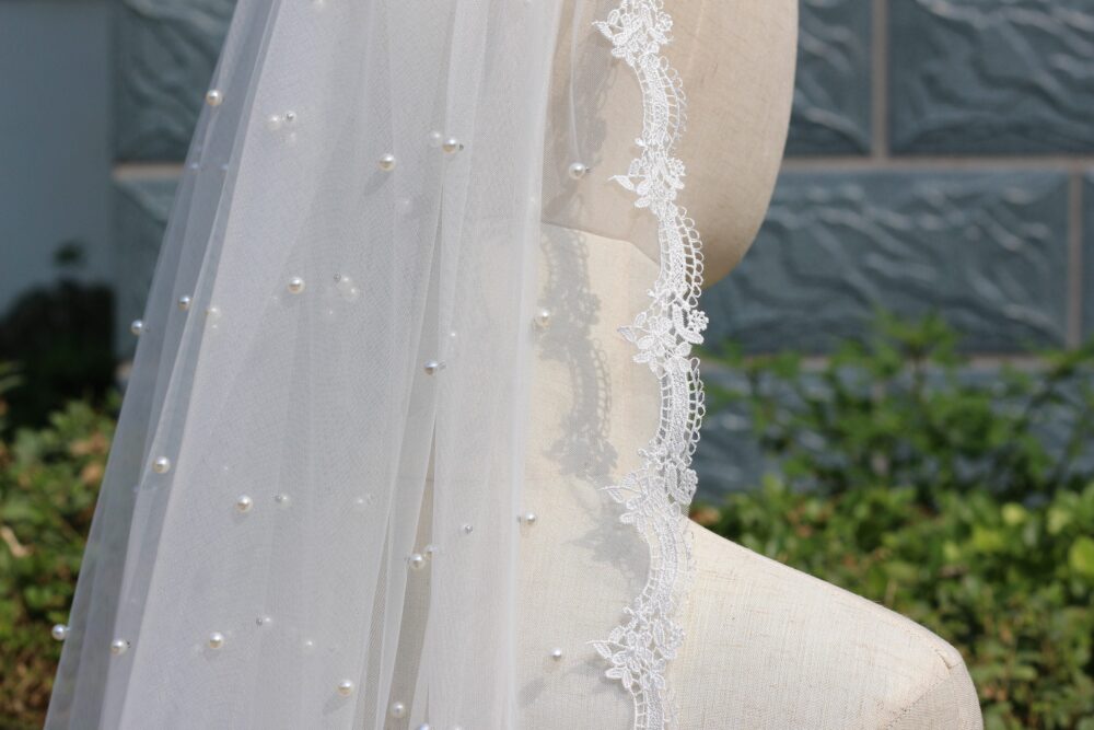 Pearl Wedding Veil, Bride Veil With Pearls, Pearl Lace Bridal Veil, Lace Wedding Veil, Fingertip Veil, Chapel Veil, Cathedral