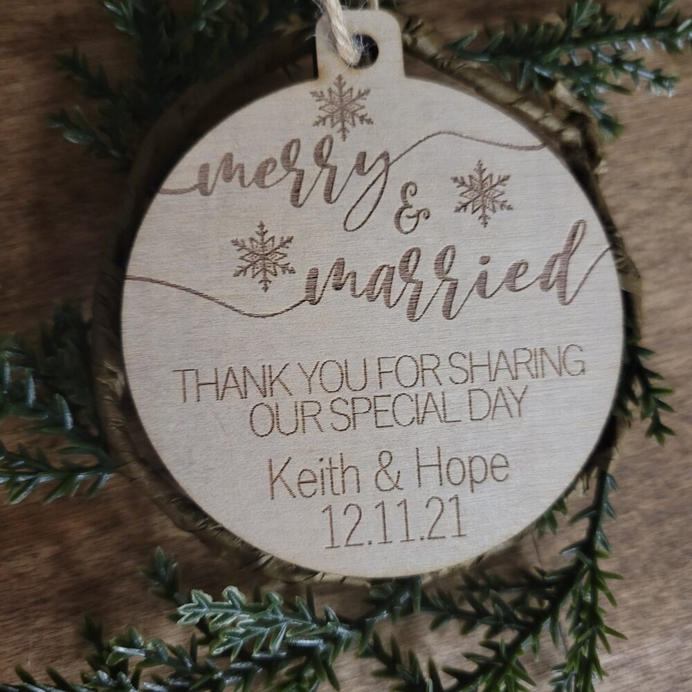 Christmas Ornament Wedding Favors // Winter