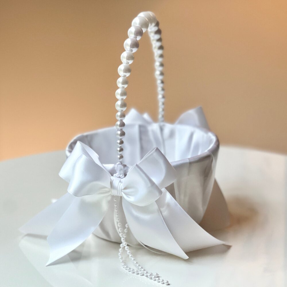 White Flower Girl Basket Wedding Pearl Handle For Wedding, Gift Proposal, Decor Baskets