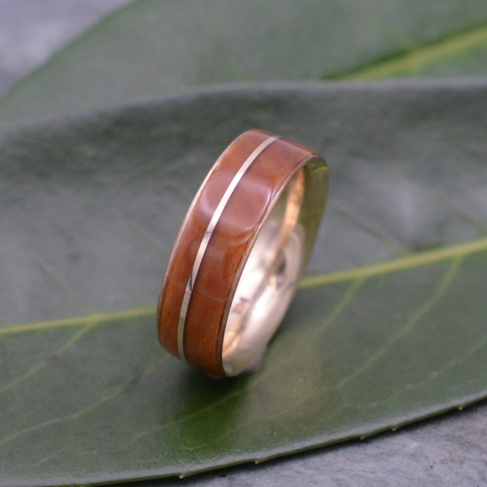 Yellow Gold Wood Wedding Band, Asi Guayacán Ring, Recycled Mens Wooden Comfort Fit Ring
