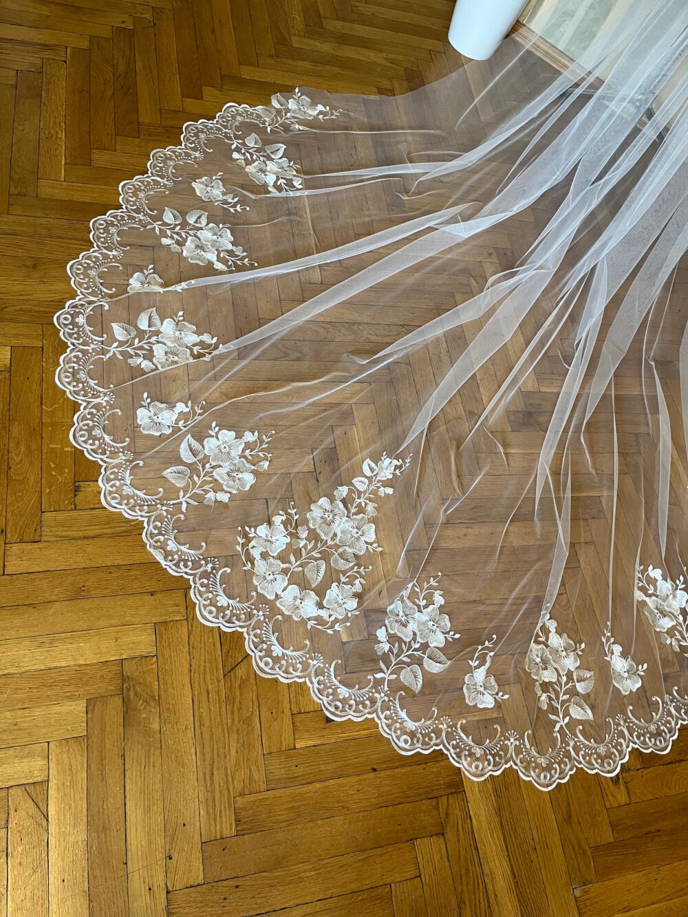 Wedding Veil Lace Chapel Length Flower Trim Applique Cathedral Long Bridal Comb Floral Wedding