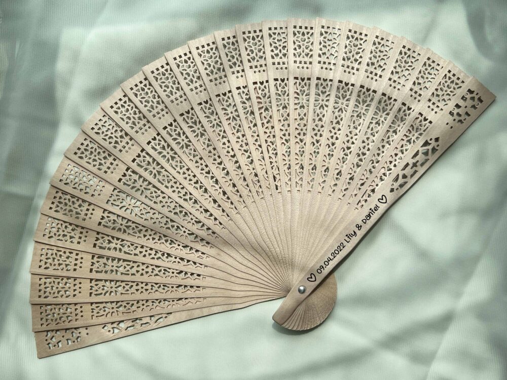 Personalized Wedding Favors Sandalwood Fans Bulk Gifts Guest Rustic Bachelorette Party Custom Folding Hand Fan Wooden Bridal Shower Gift