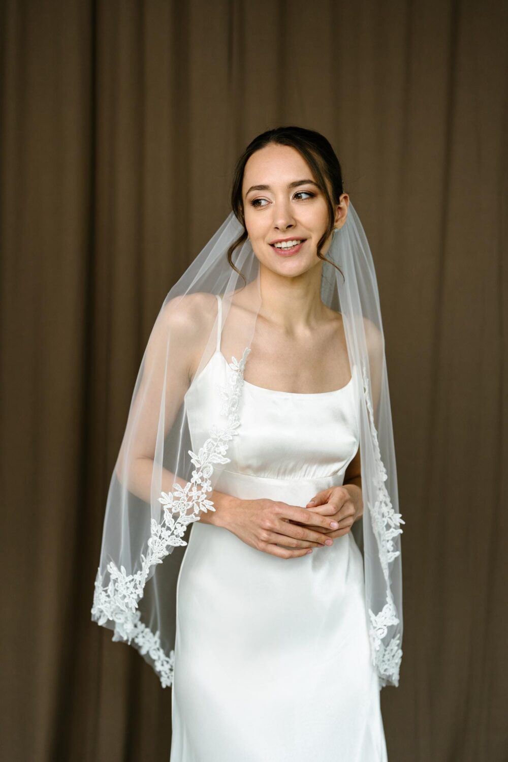 Lace Edge Bridal Veil, Wedding Church Scalloped Fingertip Veil With Comb, Flower Lace