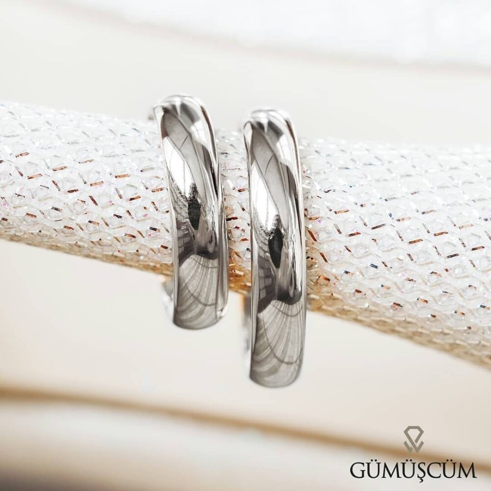 Classic 4mm His & Hers Silver Wedding Rings - Comfort Fit Plain Set Ring For Couples Pair Of Band