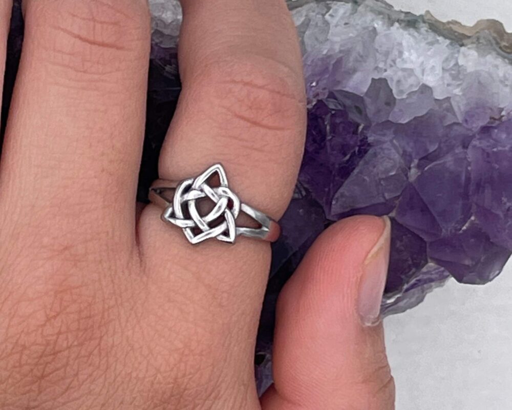 Dainty Sister's Knot Celtic Ring, | S338 Heart & Trinity Family