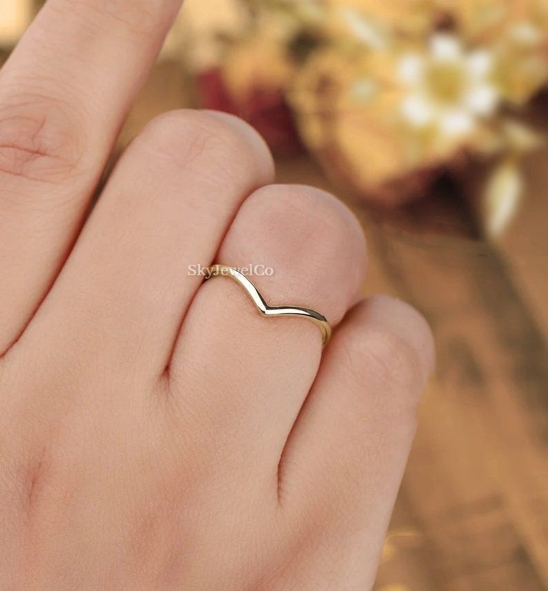 Curved Wedding Band, 14K Solid Yellow Gold V Shaped Chevron Ring, Anniversary Matching Minimalist Stacking Ring