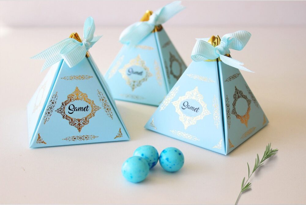 Personalized Pyramid Favors, Wedding Favors Boxes For Guests, Wedding Gift Box, Baby Shower, Unique For Reception