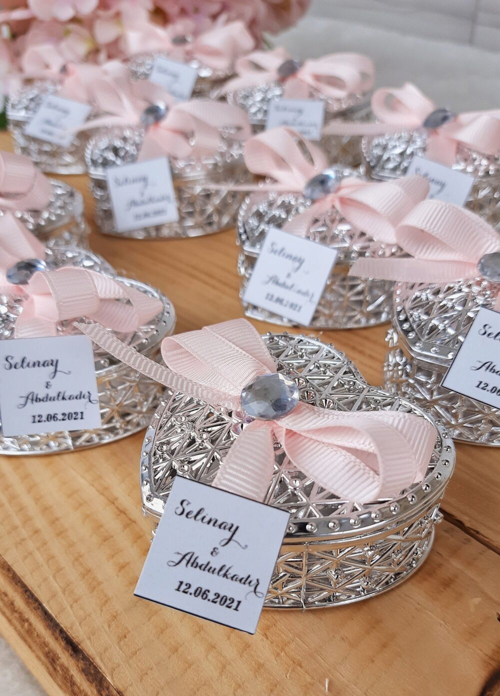 Personalized Heart Shaped Wedding Favors Box, Silver Colored Tiny Special Gifts, Special Bulk İnvitation Favors, Baby Shower Gifts, Wedding Gift