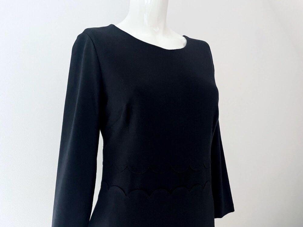 Little Black Dress By Banana Republic, Size 2 Sheath With Scallop Detail, 3/4 Sleeve Elegant Minimalist Cocktail Or Work