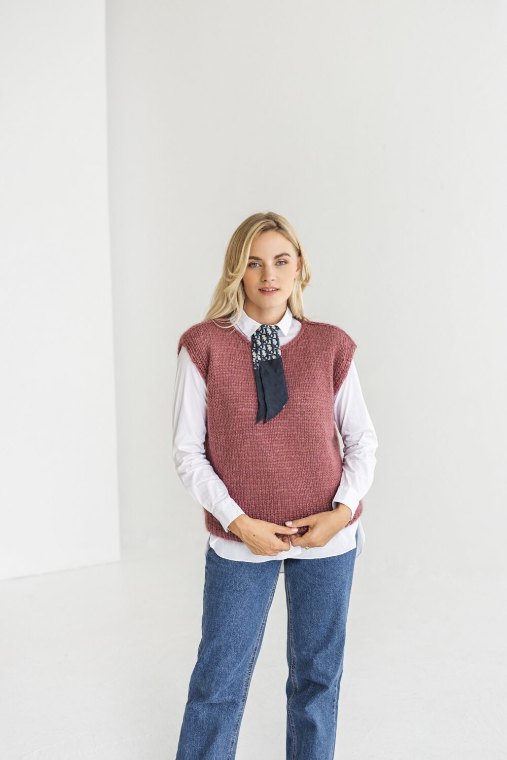 Purple Mohair Cable Knit Sweater Vest, Chunky Knitted Tank Top, Minimalist Handcrafted Women's Gilet, Crew Neck Winter Crochet Vest