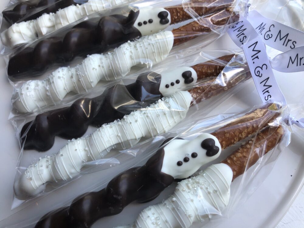 Bride Groom Chocolate Pretzels, Wedding Favors, Rehearsal Dinner, Decorations, Sign, Dinner