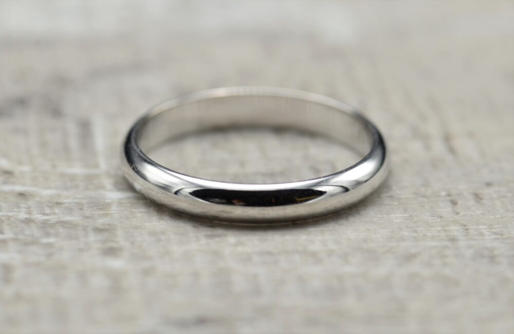 Ladies Classic 14K White Gold Wedding Band