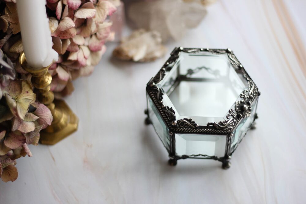 Wedding Ring Box With Flowers, Hexagon Jewelry Box, Glass Engagement Ring Stained Glass Jewellery Box, Vintage Looking Casket