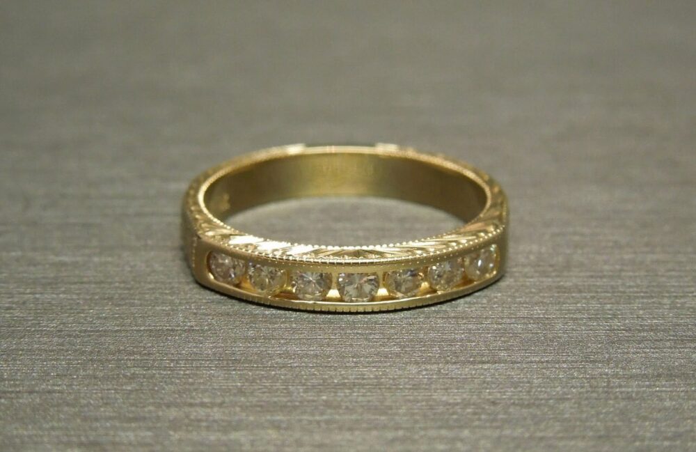 Unisex Vintage Estate C1980 14K Yellow Gold Engraved Etched Milgrain 0.33Tcw G H Vvs Vs Channel Round Seven Diamond Wedding Band Sz 6