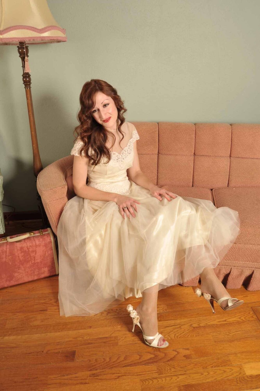 Vintage 1950S Buttercream Mist Wedding Gown Dress With Net & Lace