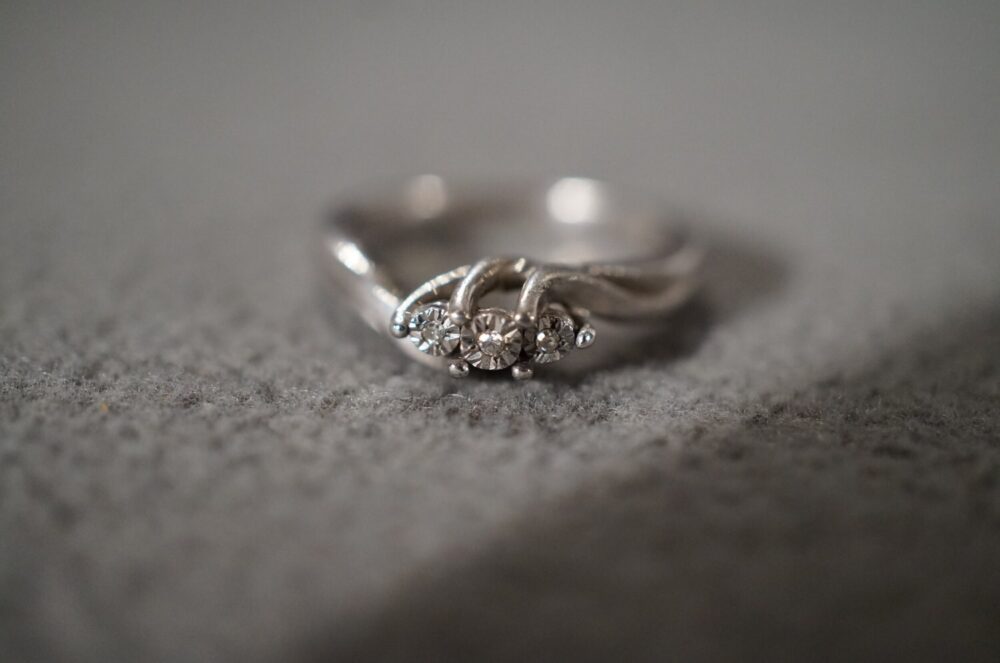 Vintage Sterling Silver Wedding Engagement Band Ring 3 Round Diamond Fancy Curved Design, Size 5