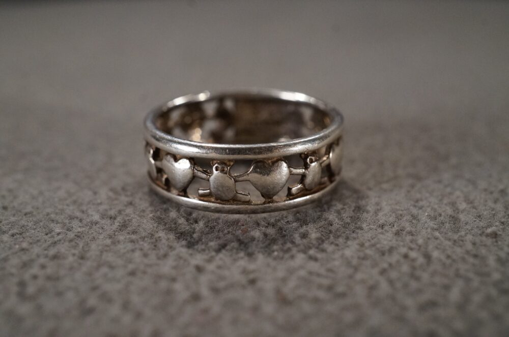 Vintage Sterling Silver Wedding Eternity Band Stacker Design Ring Multi Puffed Heart Art Deco Style Classic Collectable, Size 8