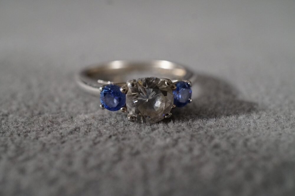 Vintage Sterling Silver Wedding Engagement Band Ring 3 Large Round White Blue Cubic Zirconia Stone Style, Size 7