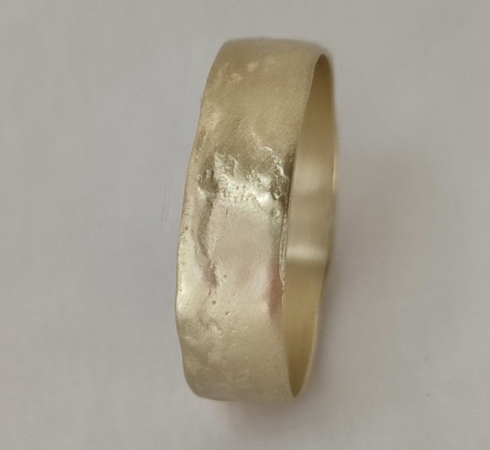 18K Gold Wedding Band, 6mm Hammered Band Ring, Unique Minimalist