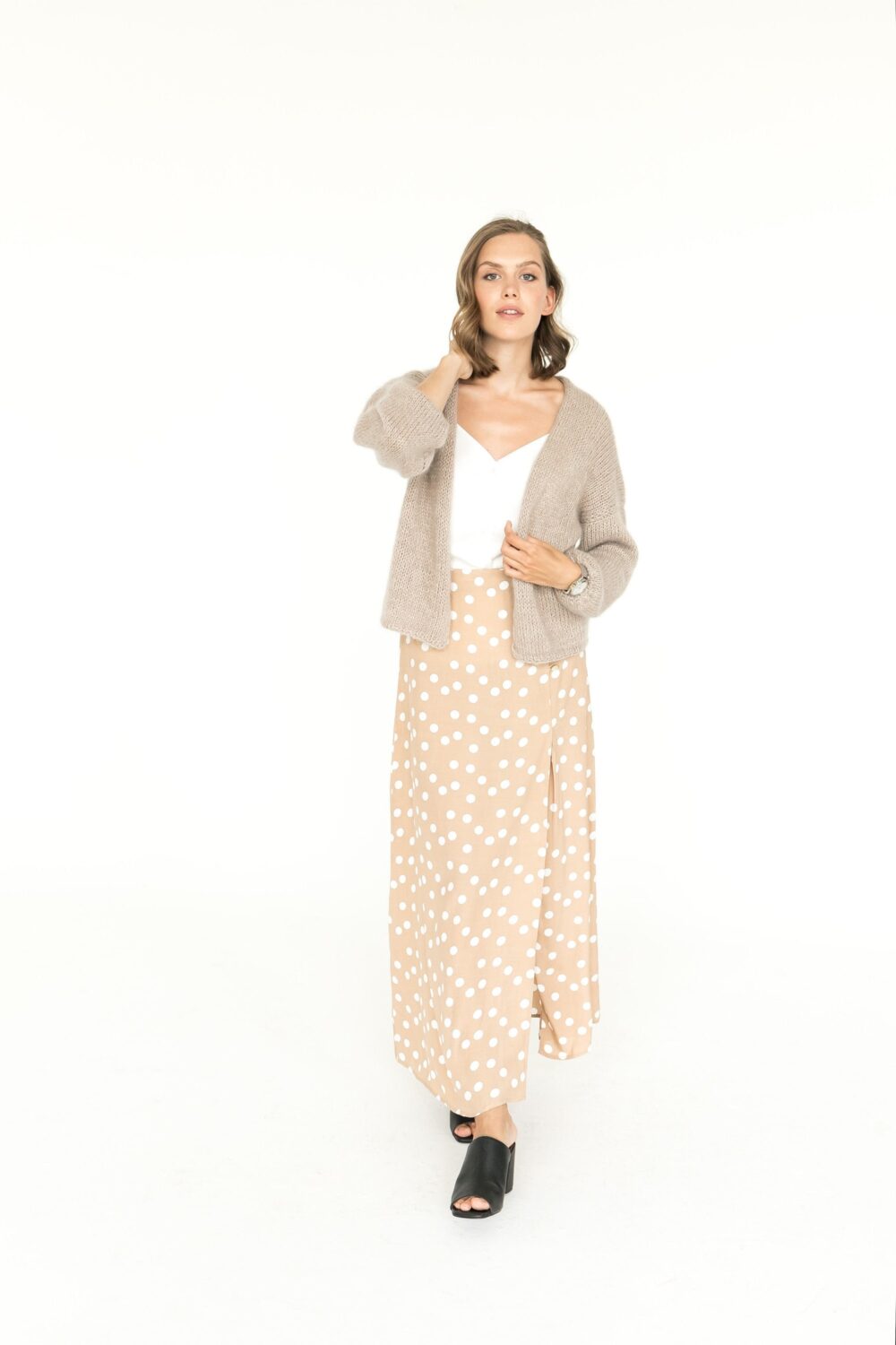 Camel Fluffy Thick Mohair Cardigan, Beige Cable Knit Alpaca Wool Fuzzy Women's Sweater, Sand Chunky Knitted Boho Relaxed Style Fall Jacket