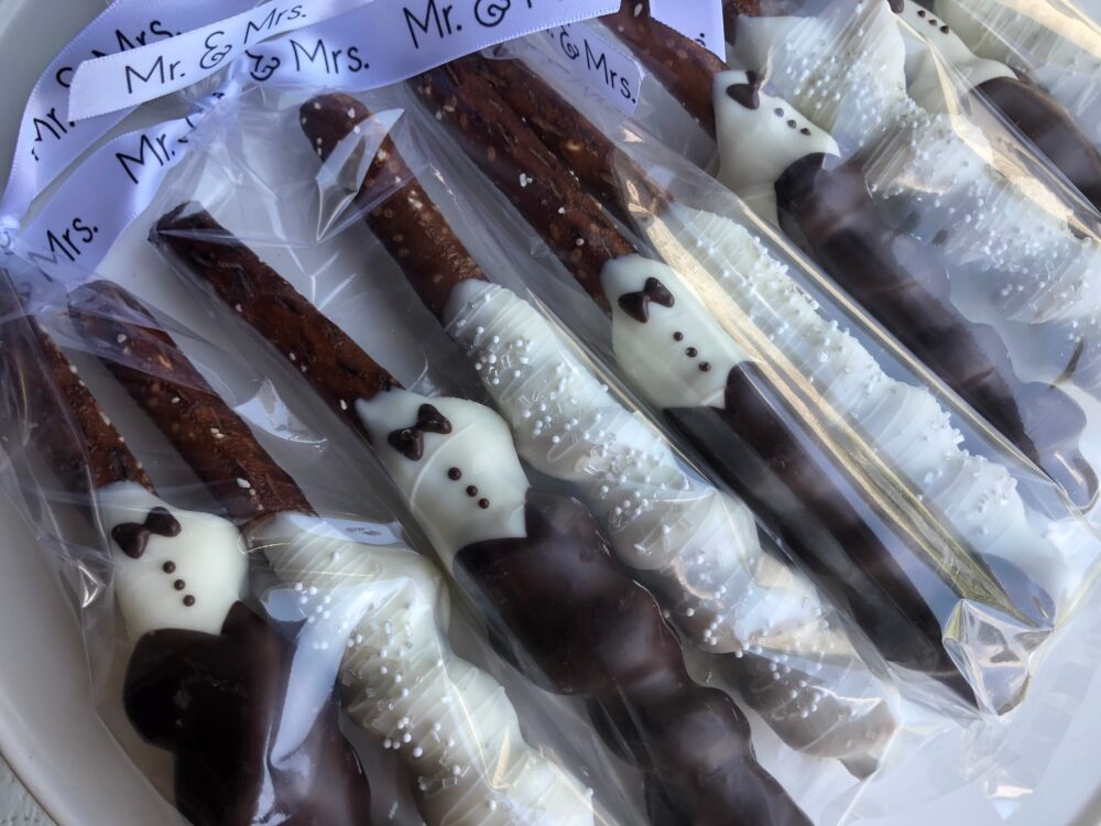 Bride & Groom Chocolate Covered Pretzels - Wedding Favors - Engagement Gift, Bridal Shower Treats, Edible Elegant Dessert