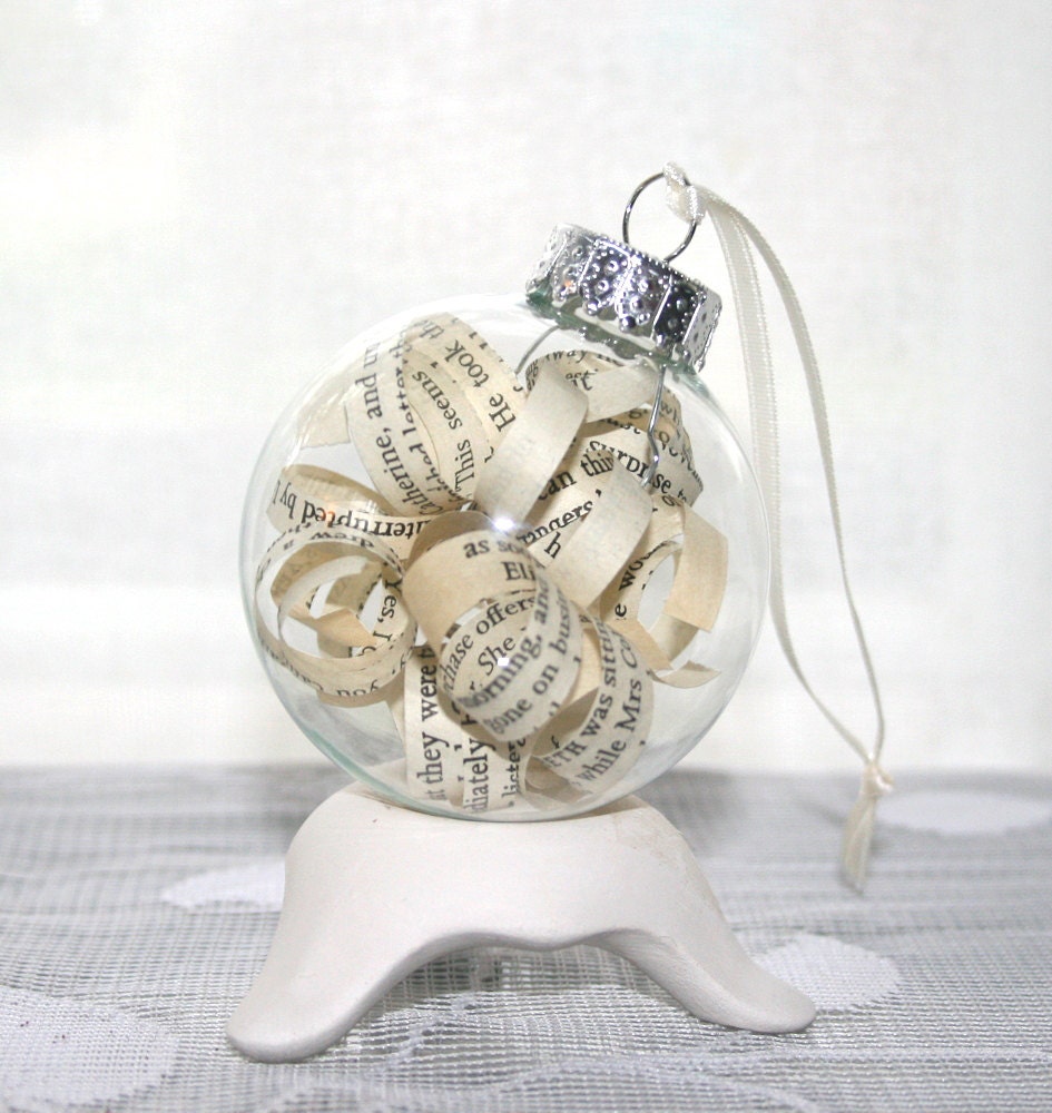 50 Wedding Favors - Custom Vintage Novel Ornaments Christmas Ornament Holiday Art Decor Winter Event Decorations Weddings