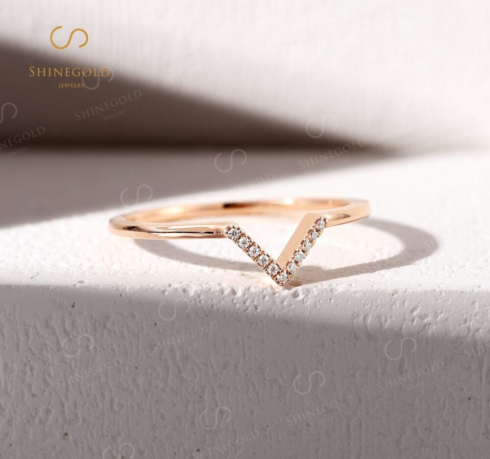 Vintage Moissanite Curved Wedding Band, Unique Rose Gold Bridal Ring, Round Cut Stacking Band, Delicate Promise Anniversary Matching Band