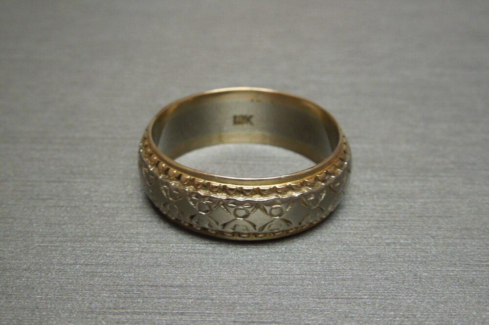 Men's Vintage Estate C1950 18K Two Tone Gold Embossed/Detailed Triple Row 7mm Wedding Band Sz 9.5