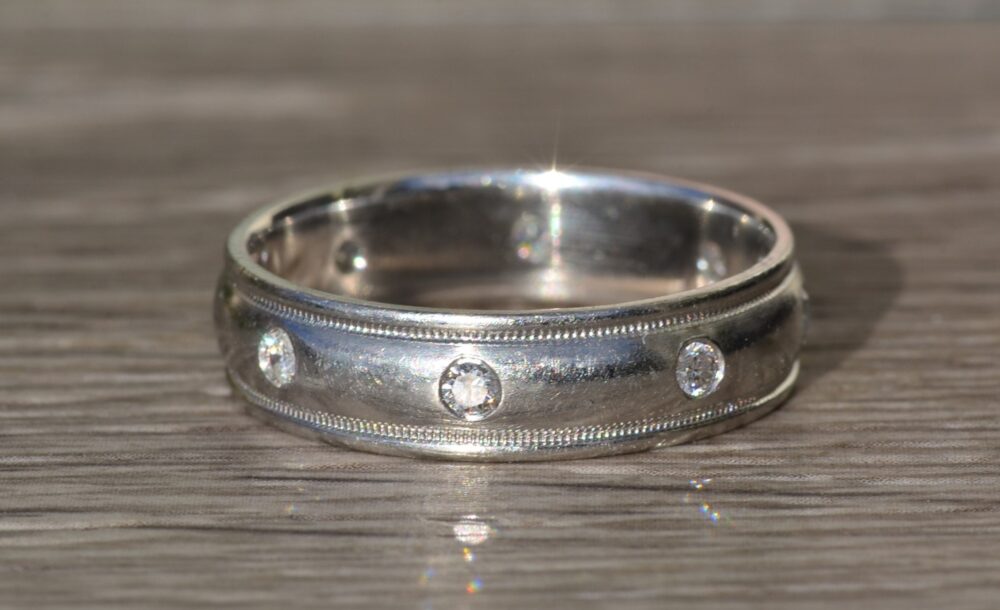 Gentlemen's Platinum Wedding Band Set With 0.40Ctw Diamonds