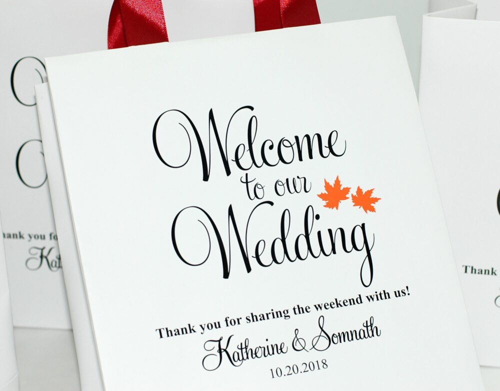 25 Fall Autumn Wedding Welcome Bags With Satin Ribbon Handles, Leaves & Your Names, Personalized Wedding Gifts Favors For Guests