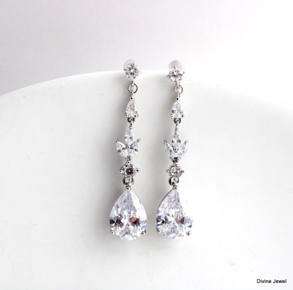 Bridal Crystal Earrings, Wedding Rhinestone Earrings, Bridal Earrings Chandelier, Statement Vintage Style, Cassy