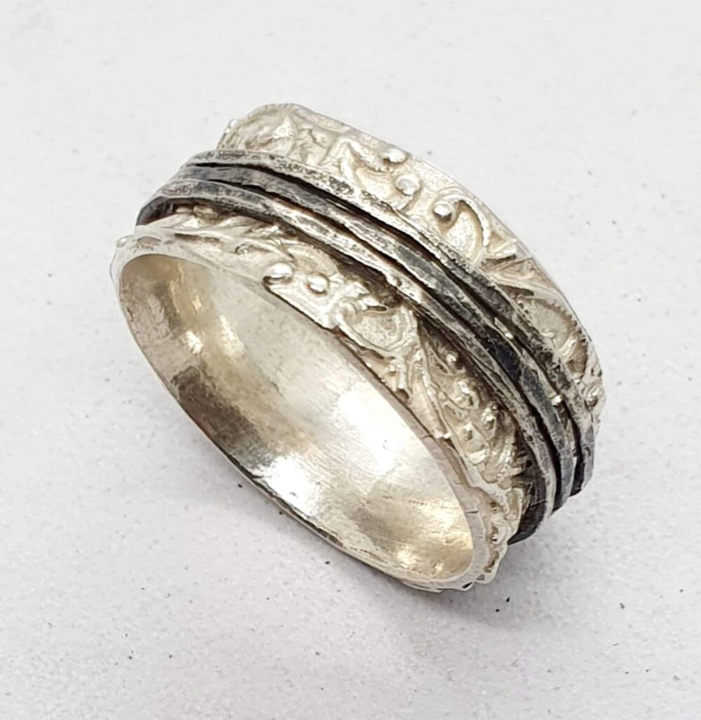 Wide Sterling Silver Spinner Ring Lace Texture, Oxidized Hammered Bands