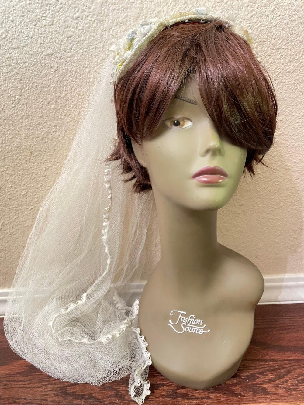 Vintage 1970S Era Wedding Bridal Veil Hair Comb Headband Style Trimmed in White & Bue Flowers Lace Net - See Description
