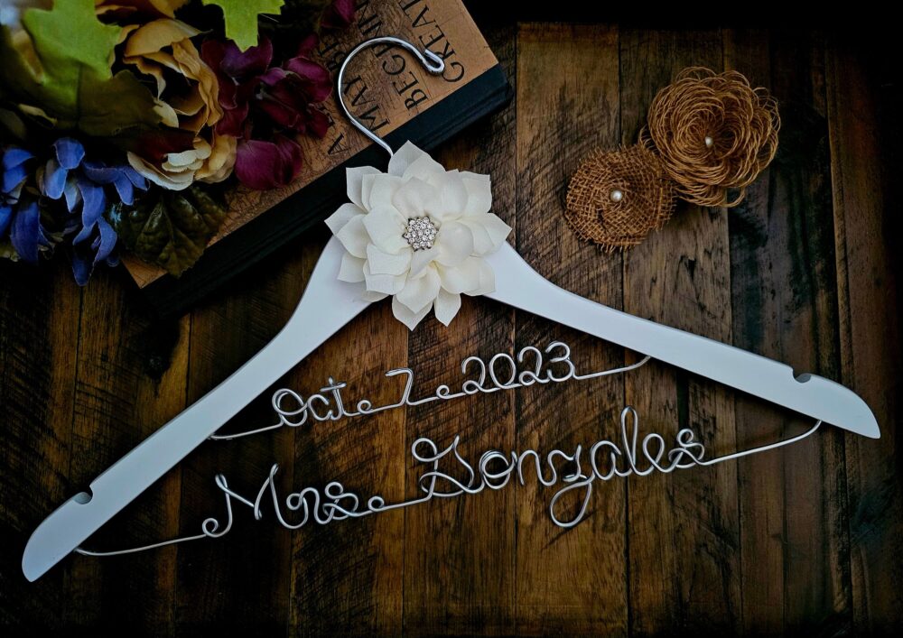Bridal Hanger/Wedding Bridesmaid Gift Shower Gift Party
