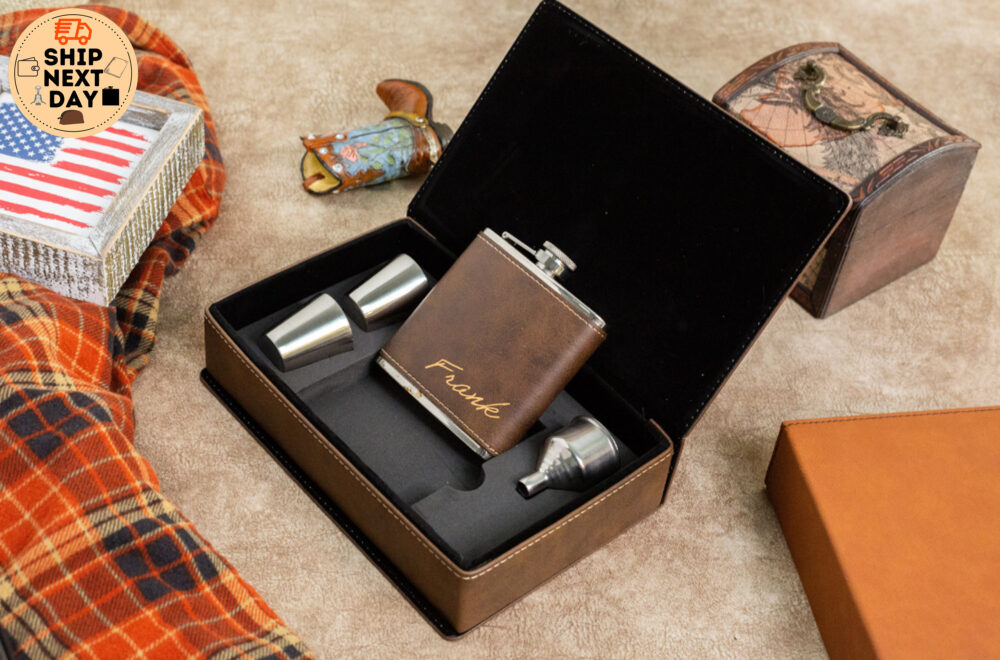 Groomsmen Gifts, Flask Set, Leather Hip Flask, For Groomsmen, Engraved Dad Gift, Gift Dad, Father's Day