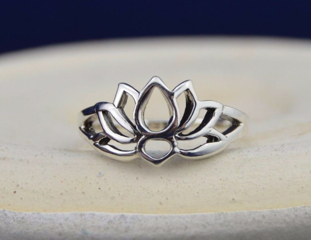 Exquisite Sterling Silver Lotus Flower Ring - Symbol Of Purity & Rebirth