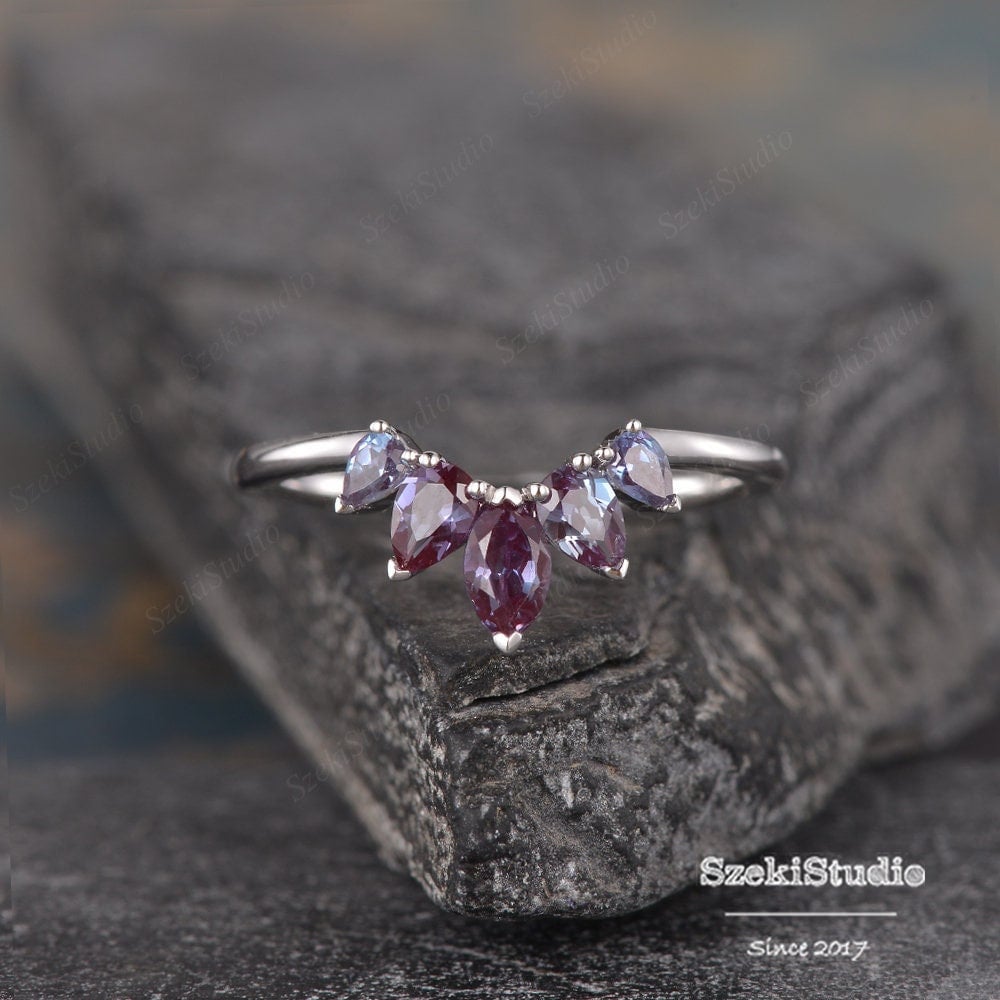 Vintage Alexandrite Wedding Band Rose Gold Band Unique Art Deco Bridal Ring Curved Wedding Promise Anniversary Gift Women