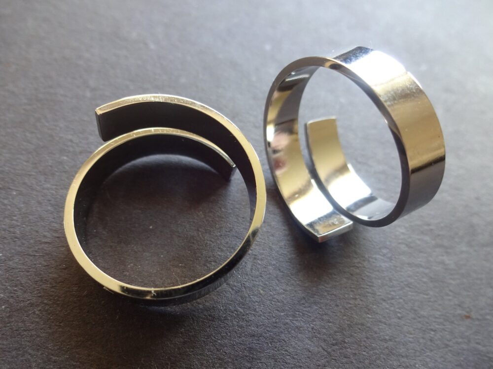 Adjustable Twisted Stainless Steel Ring, Band, Silver Color, Shiny Thumb Spiral Band
