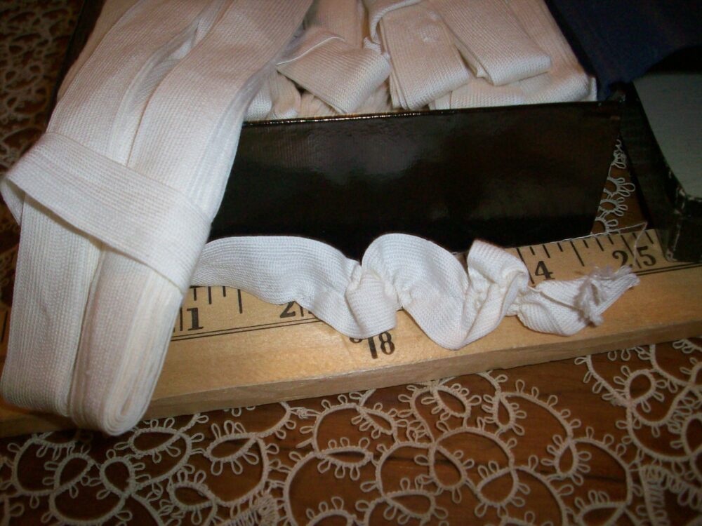 5 Yds. Antique Lacing Very Soft Cotton Cream/White Color