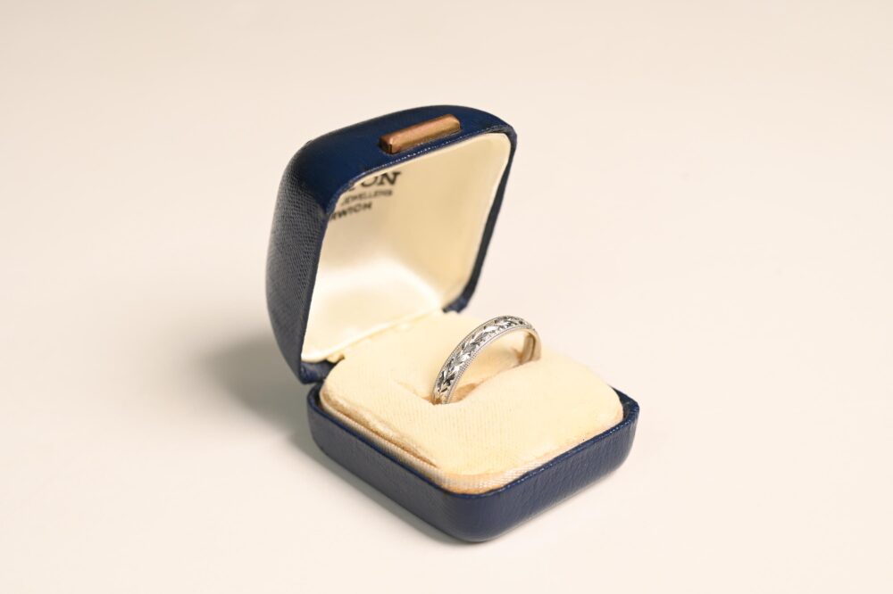 Art Deco-Inspired Platinum Wedding Band. & Unisex Engraving Round Style Handcrafted