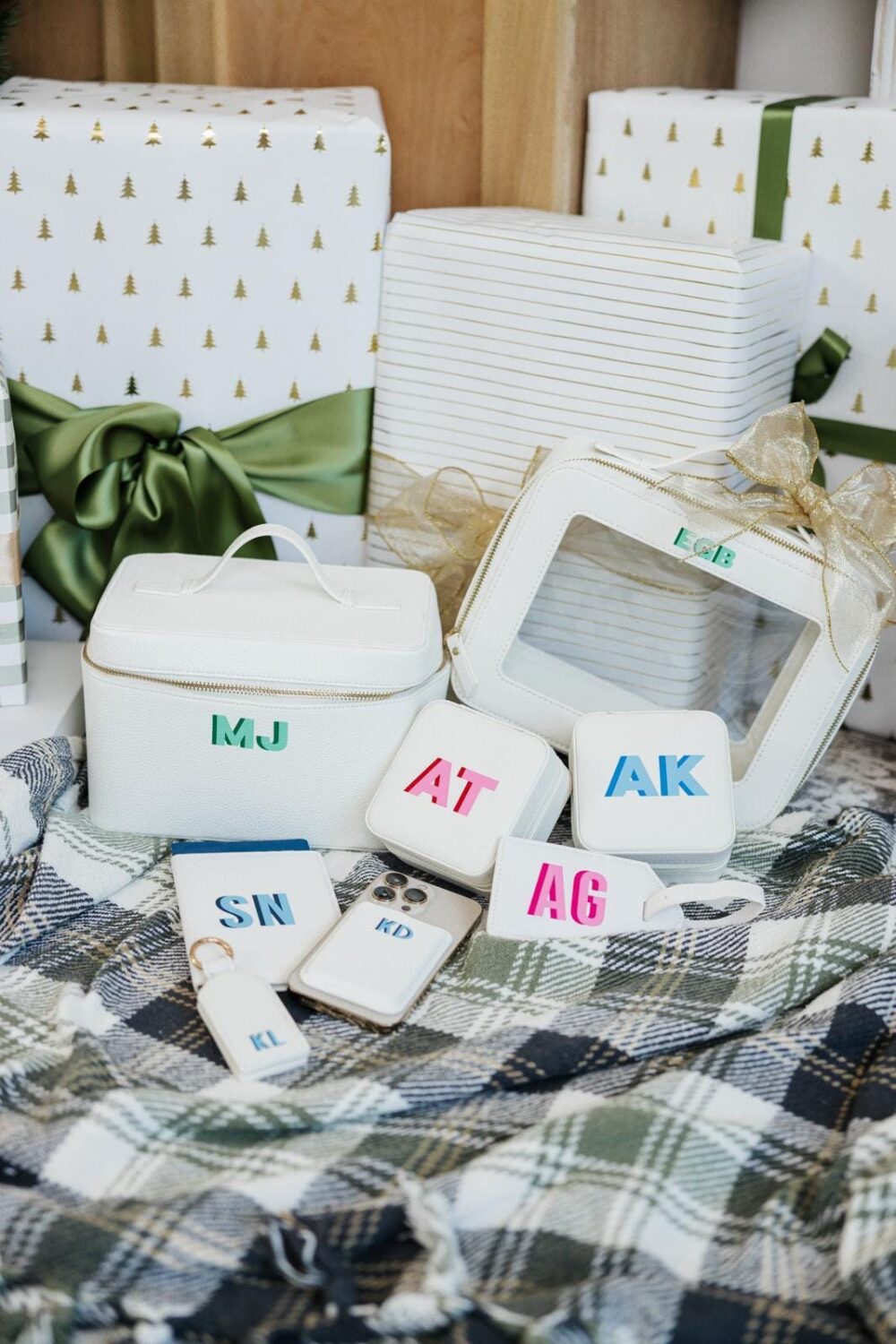 Shadow Monogram Leather Train Case // Vegan Toiletry Bag, Custom Makeup Travel Cosmetic Pouch, Bridesmaid Gift, Christmas Gift