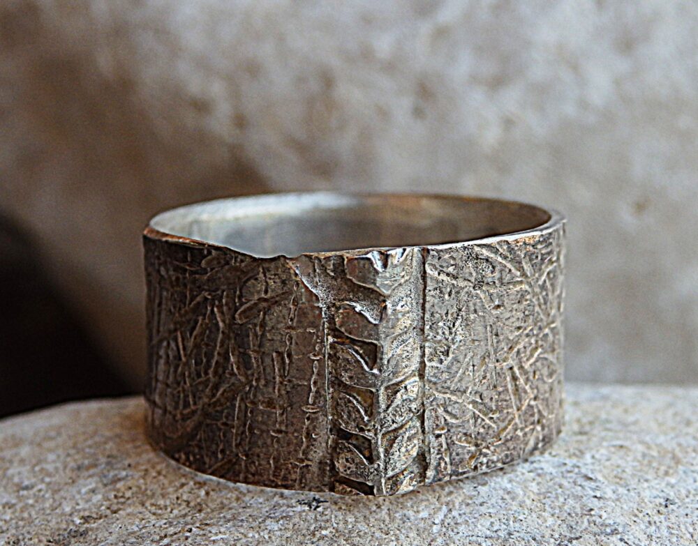 Hammered Wedding Ring. 925 Silver Band. Leaf Band Wide Leaves Ring.engraved Ring