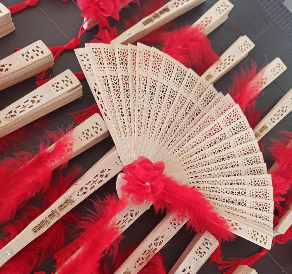 Wooden Wedding Favors Hand Fan, Wood Hand Fans, Wedding Gift, Party Favor, Personalized Engraved Text, Sandalwood Favor