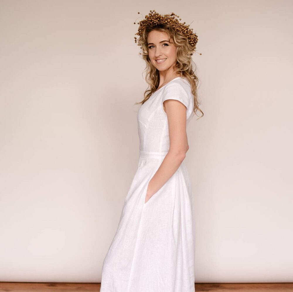 Elegant A-Line Linen Wedding Gown/Simple, Classic, Custom-Fit Bridal Dress For Rustic Ceremonies