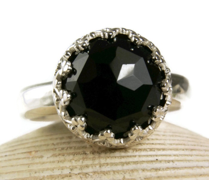 Natural Black Onyx Victorian Style Chunky Round Gemstone Ring For Women Sterling Silver Hammered Band Statement