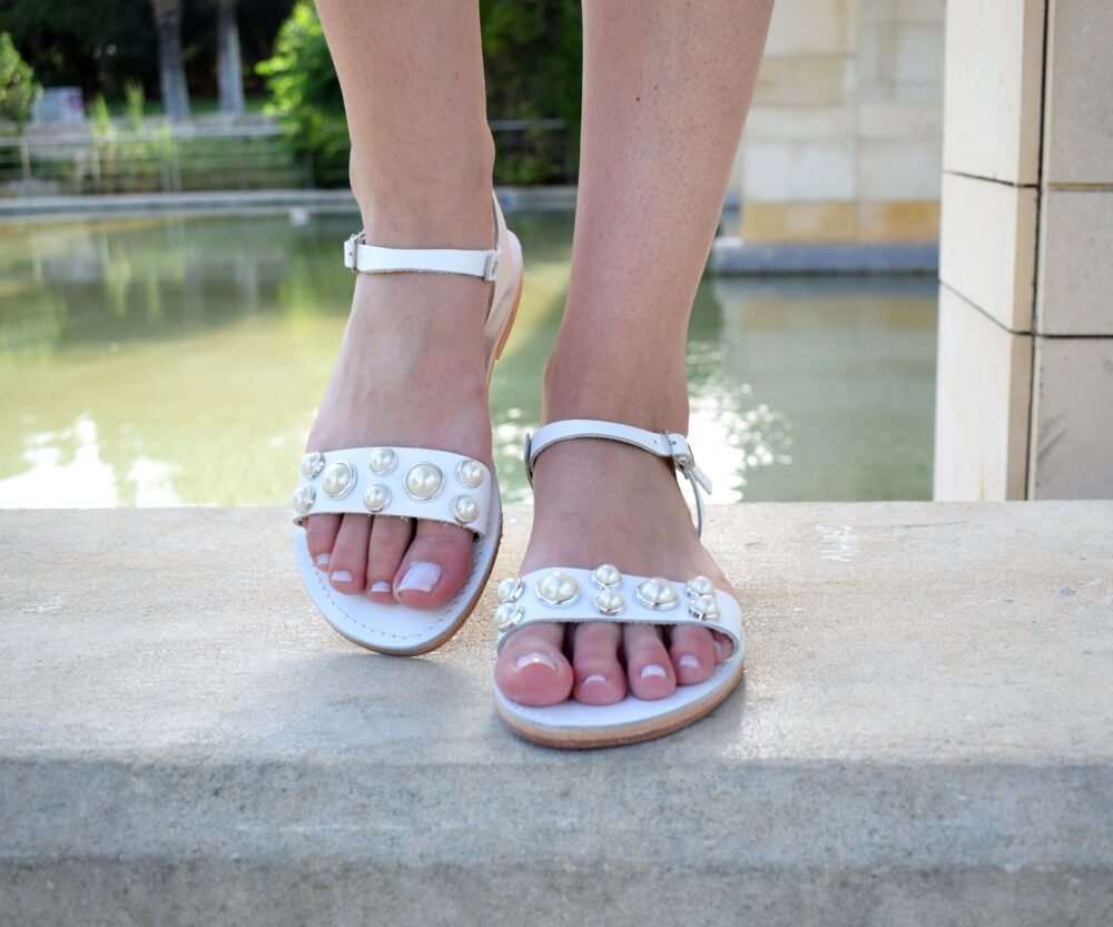 Decorated Sandals, Flat Wedding Pearls Sandal, Bridals Beaded Beach Bride Kleopatra