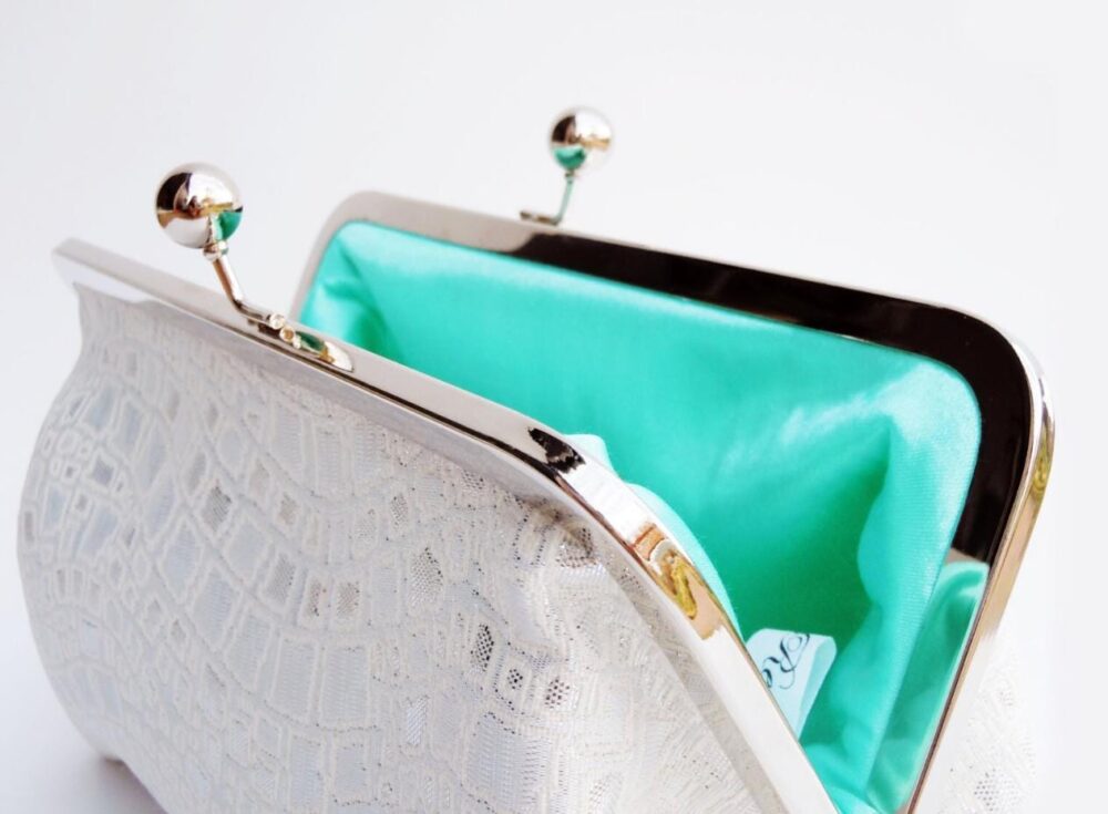 White Wedding Clutch Bridesmaids Gifts Purse For Bride Moh Motb Motg - Sample Sale