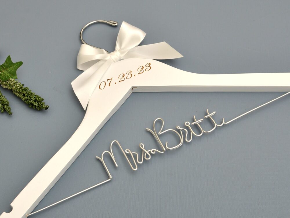 Wedding Gift, Bride Gift, Personalized Hangers, Bridesmaid Hanger, Shower Gifts Custom Made Wedding Hangers, Bridal Hanger