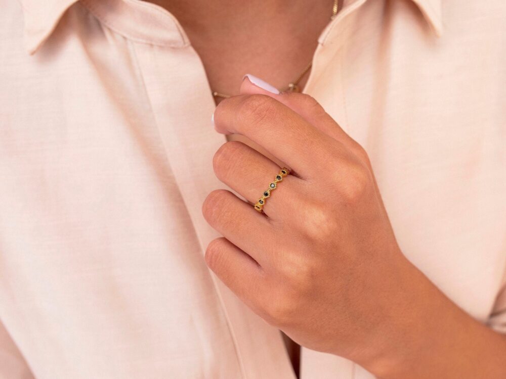 Dainty Black Cz Rhombus Infinity Band Ring